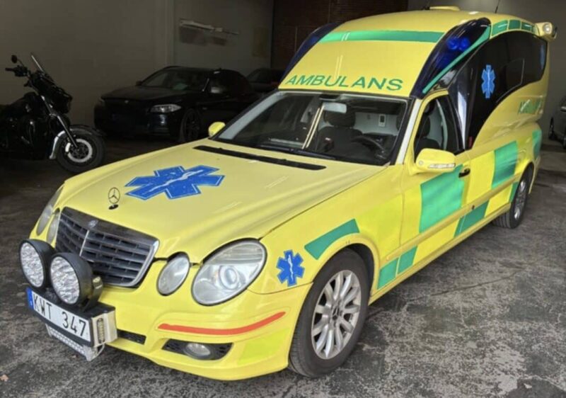 Beslaglagt ambulance sælges for noget nær skrotprisen