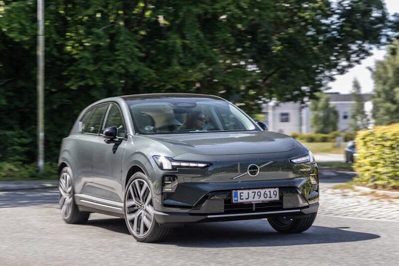 Volvo EX60 elbil test anmeldelse 2026 suv kører igen