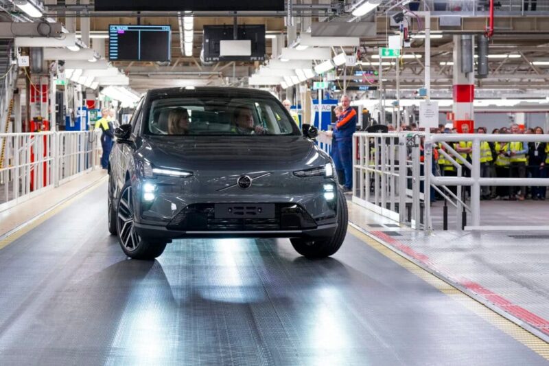 Volvo skifter mening og øger afhængigheden af kinesisk ejer